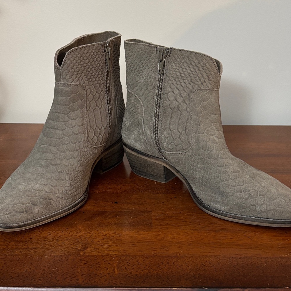Gray Ankle Boots with Snake Print Design
